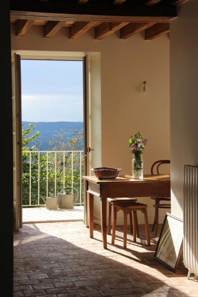 På billedet ses objektet La Petite Montjoie - Maison vigneronne beliggende i byen Island.