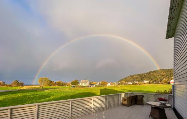 A la foto es mostra l'objecte 3 Bedroom Cozy Apartment In Myklebost situat a la ciutat de Finnøy.