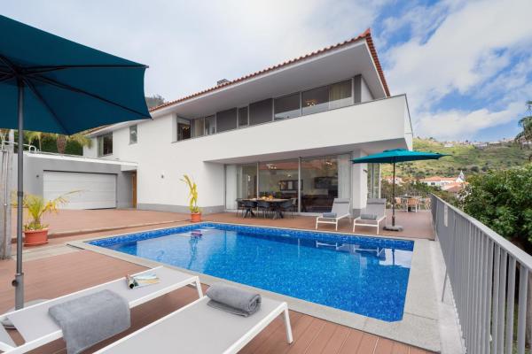 På billedet ses objektet Private pool and sea view - Tropical Villa beliggende i byen Florenças.
