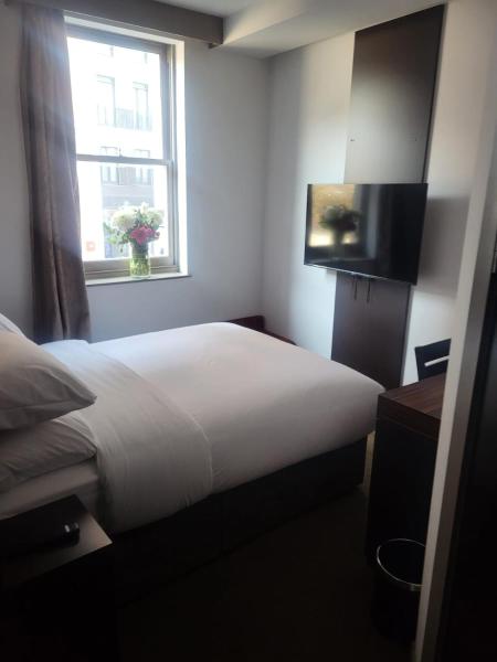 Bliss Boutique Central Room with AC 101, London
