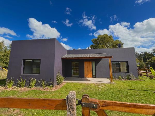 A la foto es mostra l'objecte Casa Quinta Los Buhos situat a la ciutat de Chascomús.