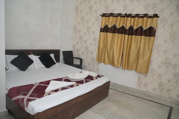 A la foto es mostra l'objecte Rk hotel Rooms situat a la ciutat de Raipur.