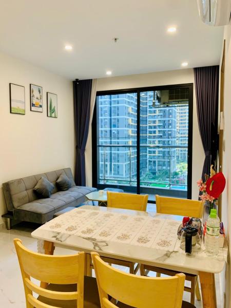 A la foto es mostra l'objecte 2BR-2WC balcony pool view - Vinhomes Grand Park situat a la ciutat de Long Bình.