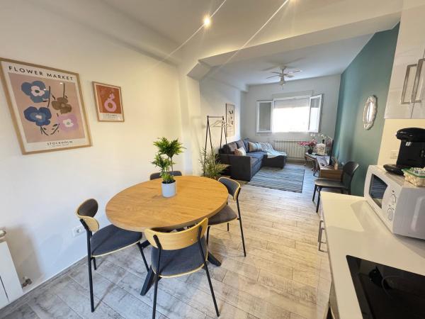 A la foto es mostra l'objecte Las Terrazas de Manzanera con zona exterior by apartamentos Logrono situat a la ciutat de Oyón.