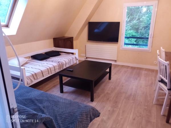 På billedet ses objektet Gîte La Fantasia beliggende i byen Écouflant.