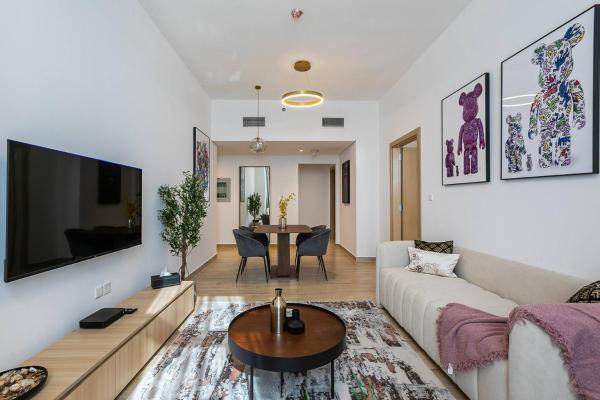 Na fotografii je vidět objekt Stunning 1 Bedroom Apartment - Regina Tower - JVC nacházející se ve městě Dubaj.