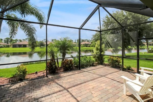Gorgeous Lakefront Villa In Gran Paradiso - Seabird Villa - Venice