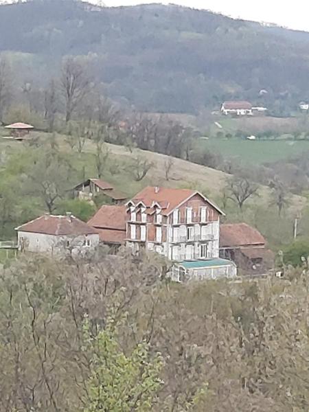A la foto es mostra l'objecte Jagoda In situat a la ciutat de Otroci.