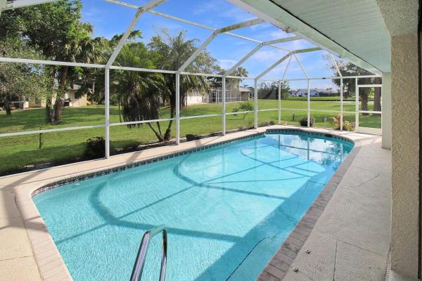 A la foto es mostra l'objecte Stunning 3-2 pool home in the heart of Punta Gorda situat a la ciutat de Harbour Heights.