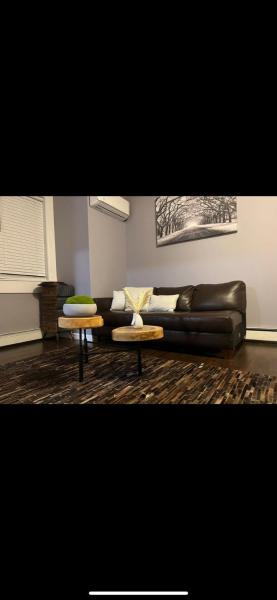 På billedet ses objektet Sweet Sleep Oasis AB 3-5 beliggende i byen Hillside.