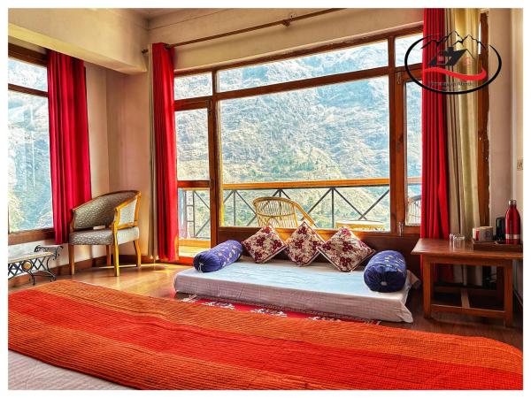 На фото показан объект Himalayan Abode Joshimath, расположенный в городе Джошимат.