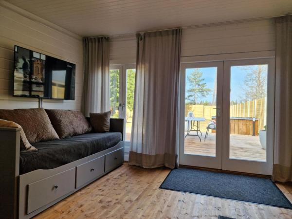 Na foto é possível ver o objeto Rõmeda väike puhkemaja saunaga localizado na cidade de Viitna.