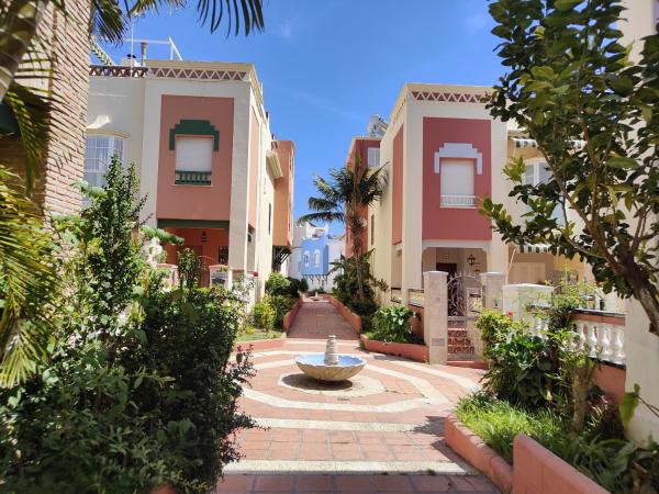 Na fotografii je vidět objekt AP416 Blue Medina nacházející se ve městě Nerja.