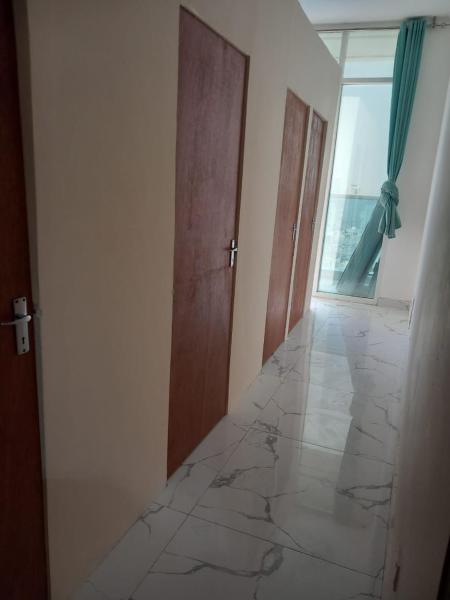 Na fotografii je vidět objekt Ladies Dormitory سكن البنات nacházející se ve městě Adžmán.