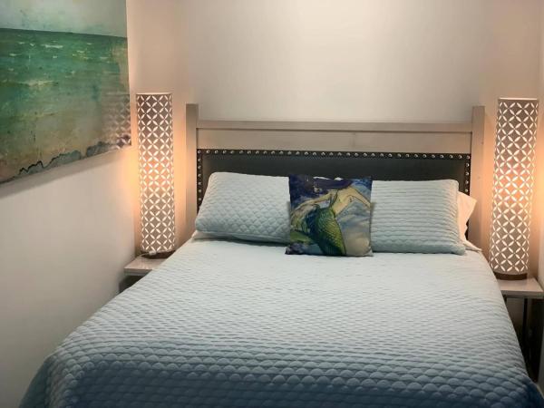 Giph Mermaid’s Tale Sleeps 2 W/queen - Public Beach, Galveston