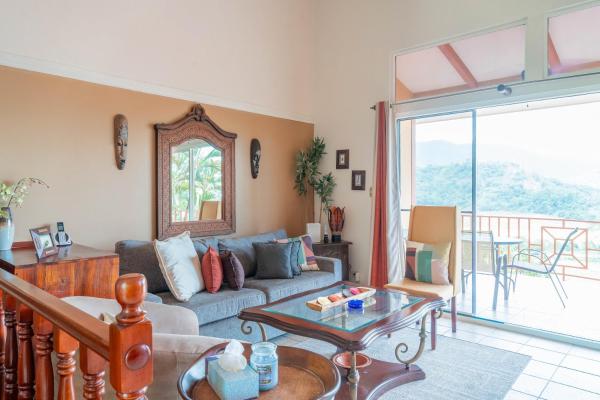 The photo shows the Altavista #3 located in the city of La Mona.