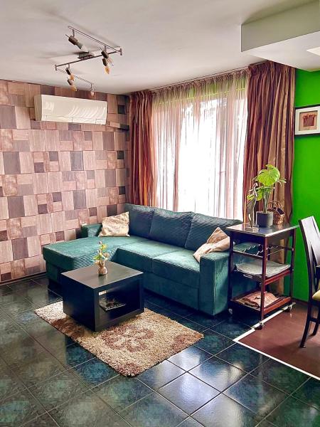 Na zdjęciu widoczny jest obiekt The Green Apartment 2BR - free parking położony w mieście Sofia.