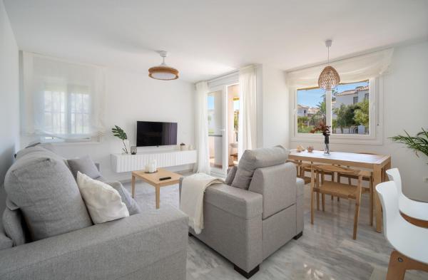写真にはトロクス市にあるGran Apartamento Laguna Beachが写っています。