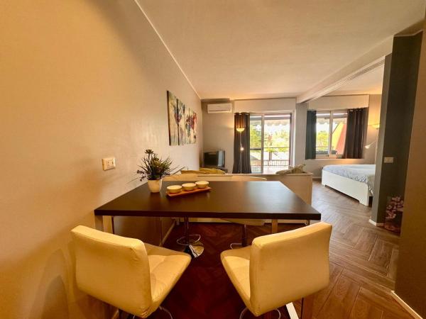 A la foto es mostra l'objecte Victoria House situat a la ciutat de Basiglio.
