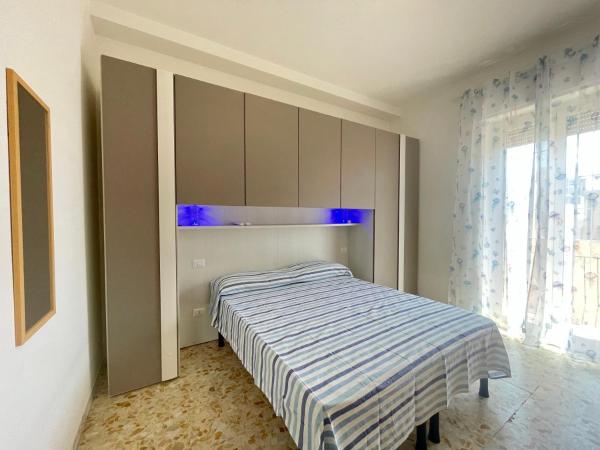 照片显示了位于Anzio市的LA ROSA DEI VENTI HOUSE - Scirocco House e Maestrale House - a due passi dal mare物件。