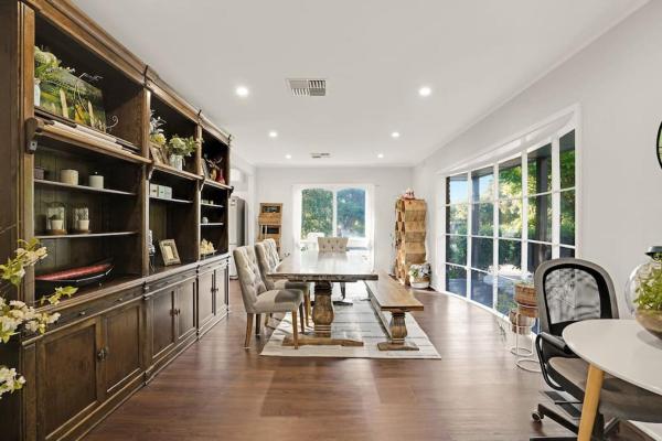 A la foto es mostra l'objecte Spacious Family Home in the heart of Wheelers Hill situat a la ciutat de Mulgrave.