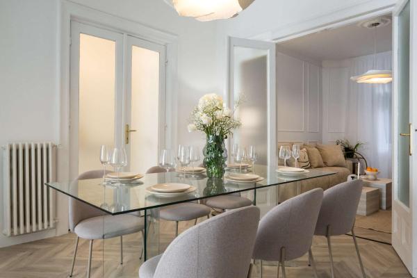 Billede 2: Refined & Spacious 3-Bedroom Flat Near Cismigiu, Balcony with Boulevard Views