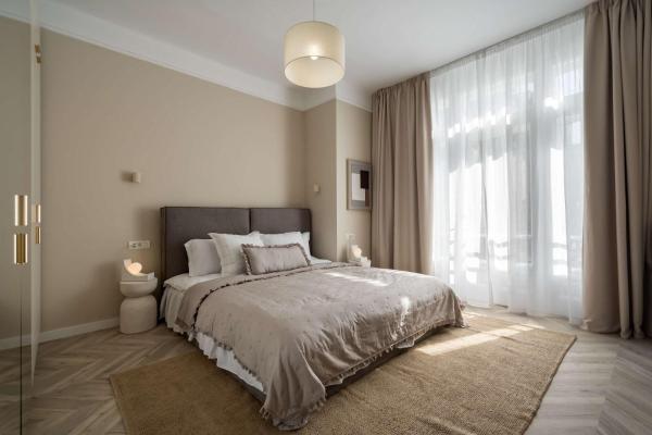 Billede 6: Refined & Spacious 3-Bedroom Flat Near Cismigiu, Balcony with Boulevard Views