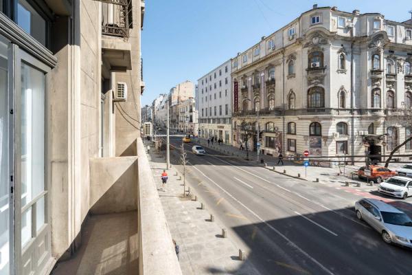 Billede 4: Refined & Spacious 3-Bedroom Flat Near Cismigiu, Balcony with Boulevard Views
