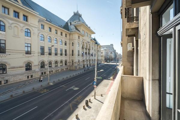 Billede 9: Refined & Spacious 3-Bedroom Flat Near Cismigiu, Balcony with Boulevard Views