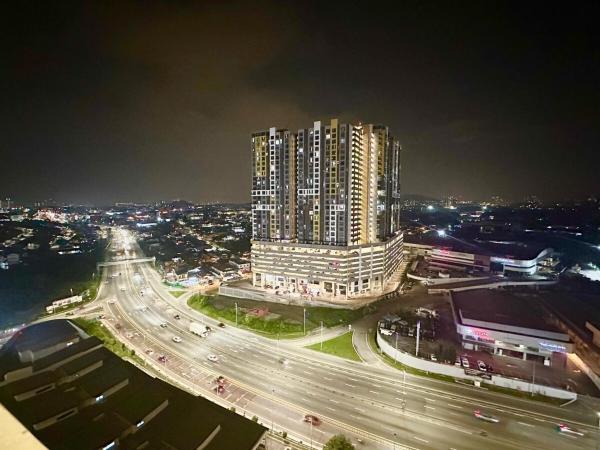 Simfoni - Big Balcony, Self Check In, Free Netflix, 200mbps Wifi, Parking at level 1 photo 7