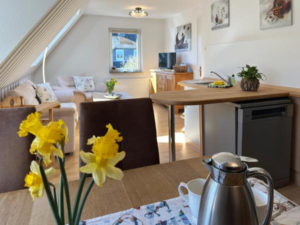 På billedet ses objektet Ferienwohnung *Hüs Pelle* beliggende i byen Süddorf.