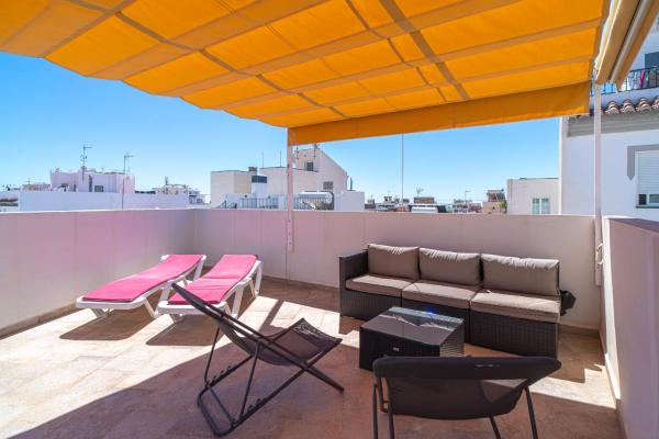 Na fotografii je vidět objekt Casa Alegre by Casasol nacházející se ve městě Nerja.