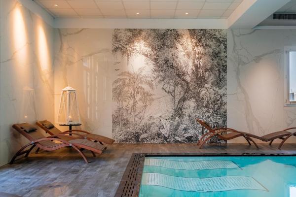 写真にはDeserto市にあるHotel Formula Int. & Puravita SPAが写っています。