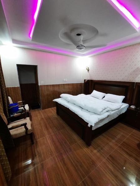 A la foto es mostra l'objecte Jan Palace Hotel Kalam Swat situat a la ciutat de Kalām.