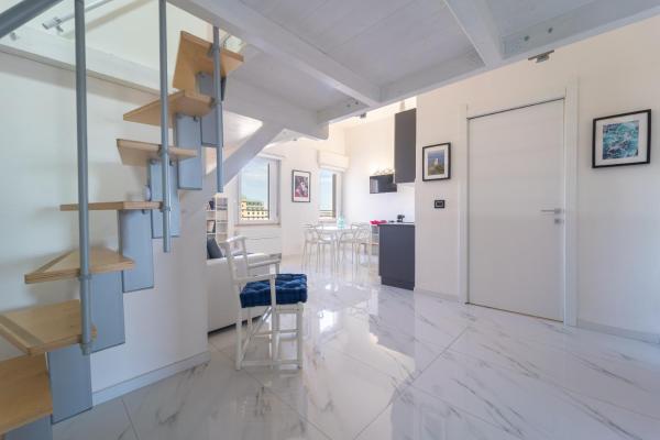 写真にはアルゲーロ市にあるVista Mare: Moderno Loft al Centro di Algheroが写っています。