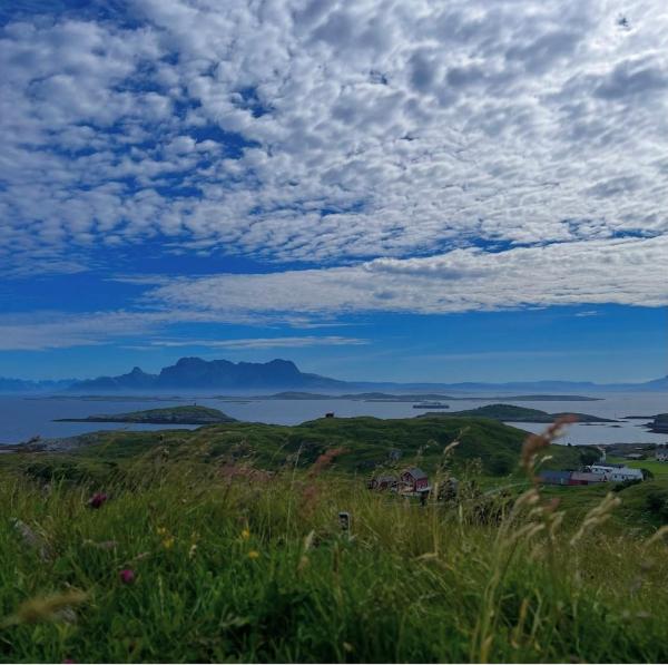 Auf dem Foto ist das Objekt Helligvær Kystopplevelser AS in der Stadt Helligvær zu sehen.