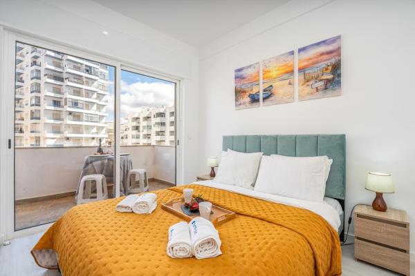 Fotografie 4: HostWise – Seaside Escape with Balcony