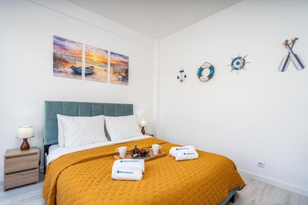 Fotografie 9: HostWise – Seaside Escape with Balcony