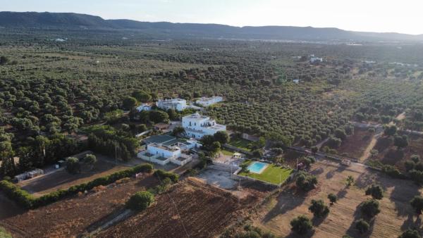 A la foto es mostra l'objecte Masseria Borgo Santuri situat a la ciutat de Ostuni.
