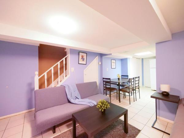The photo shows the Cozy Studio Unit Close to New York City located in the city of Croxton.