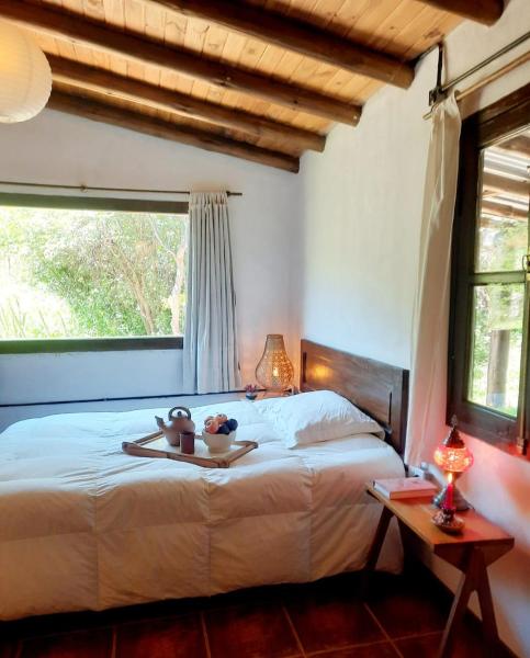 A la foto es mostra l'objecte Casa a los pies del cerro Uritorco situat a la ciutat de Capilla del Monte.