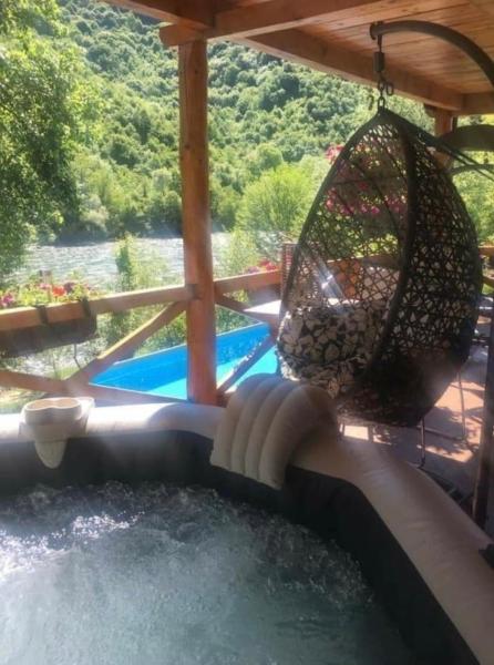 Na fotografii je vidět objekt GOLD RIVER nacházející se ve městě Džajići.