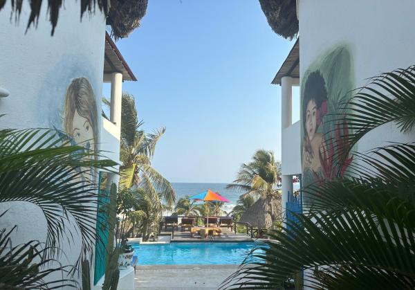 På billedet ses objektet Beachfront Paradise Boutique Hotel - Breeze Room ll beliggende i byen Coyote.