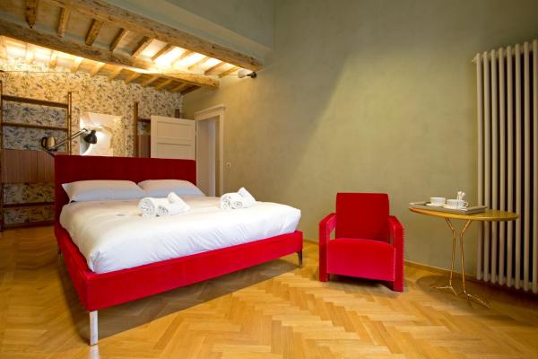 Auf dem Foto ist das Objekt Suites della Colonna, Luxury and comfort in the heart of Lucca in der Stadt Lucca zu sehen.