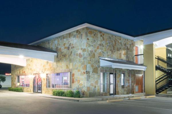 Foto 2: Super 8 by Wyndham San Antonio Near Fort Sam Houston
