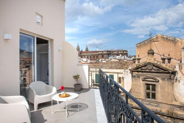 På billedet ses objektet Suite Vucciria with terrace by Wonderful Italy beliggende i byen Palermo.
