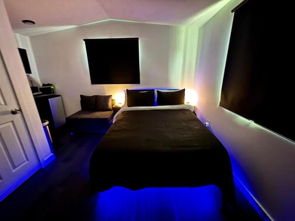 A la foto es mostra l'objecte Your Downtown Cozy Studio With Backyard Unit C situat a la ciutat de Phoenix.