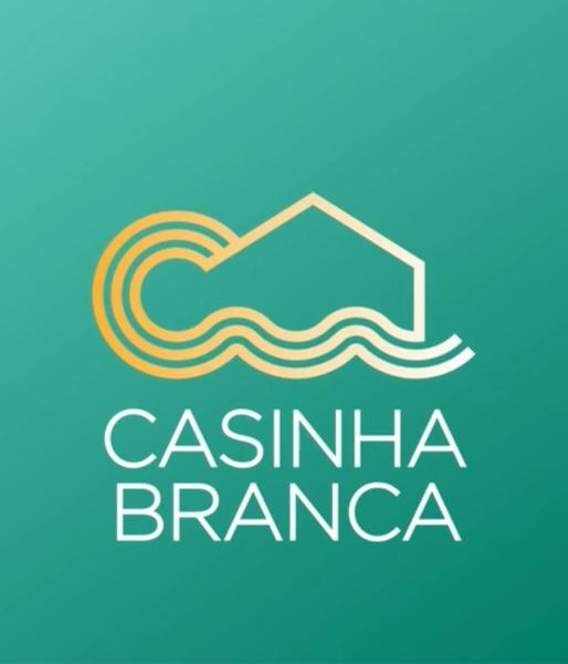 На фото показан объект Casinha Branca, расположенный в городе Лусена.