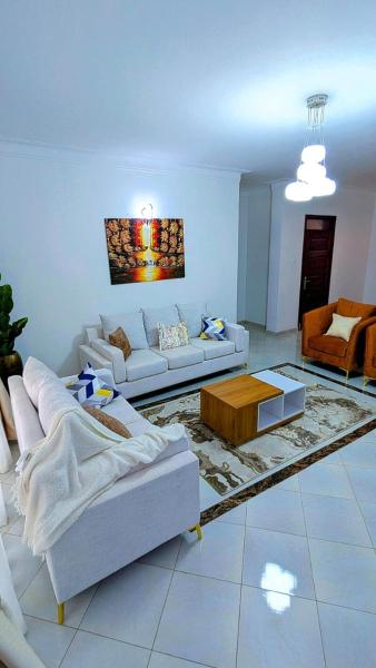 3 bedroom Family-Friendly Apartment in Kampala Near the Mall, Kampala