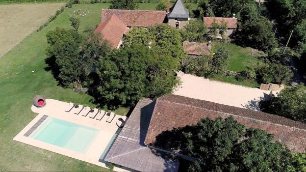 På billedet ses objektet Stunning French farmhouse beliggende i byen Saint-Projet.